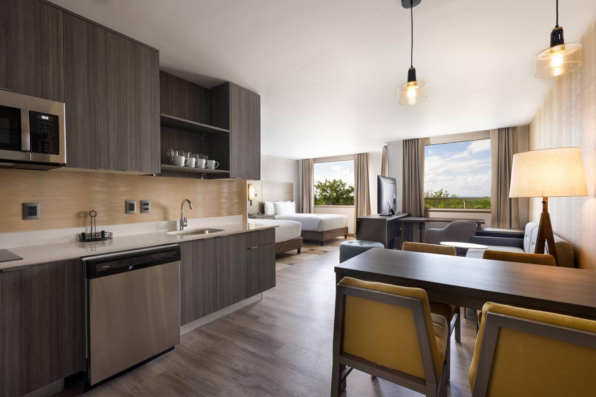 Residence Inn By Marriott Cancun Hotel Zone ภายนอก รูปภาพ