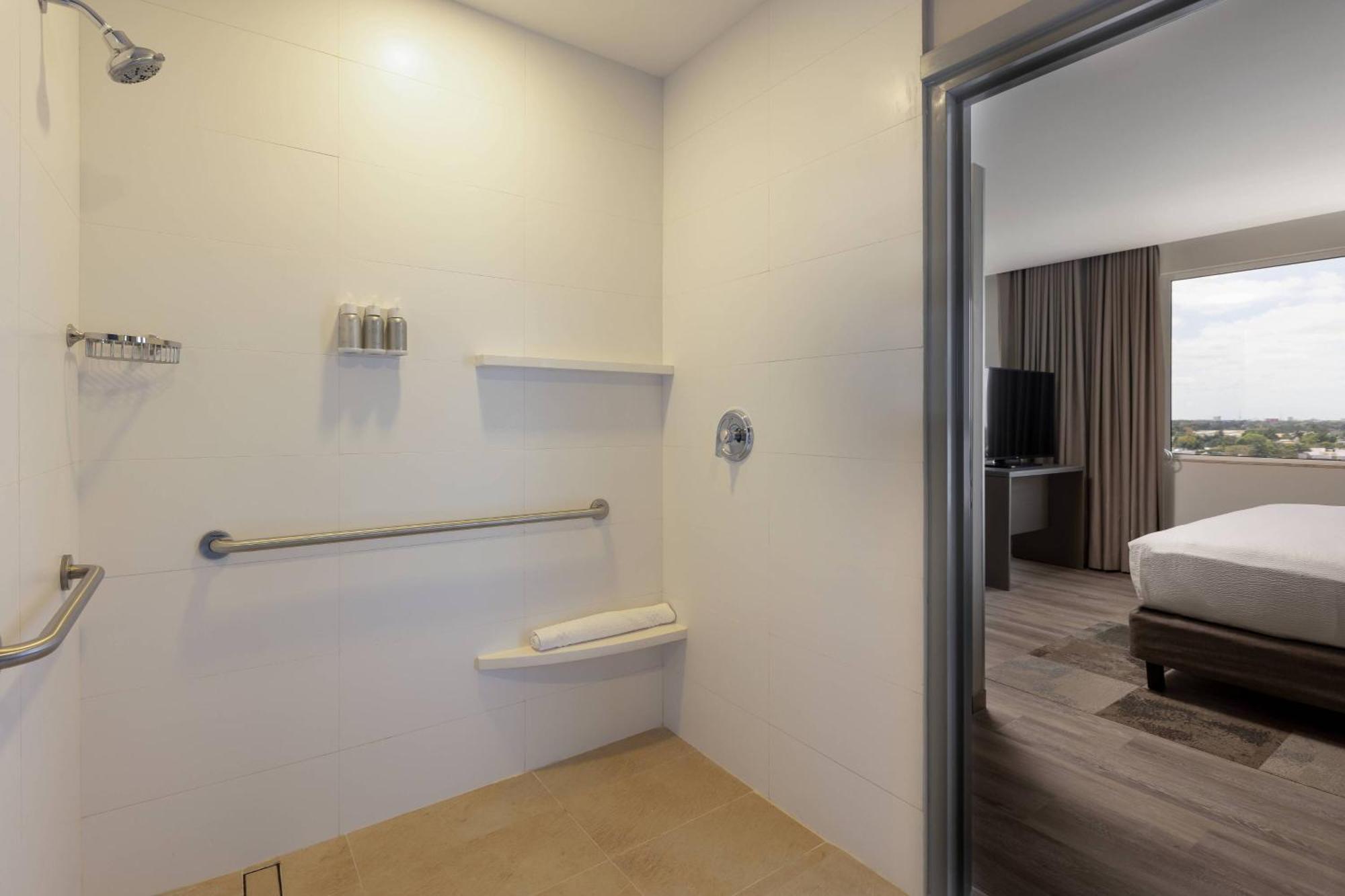 Residence Inn By Marriott Cancun Hotel Zone ภายนอก รูปภาพ