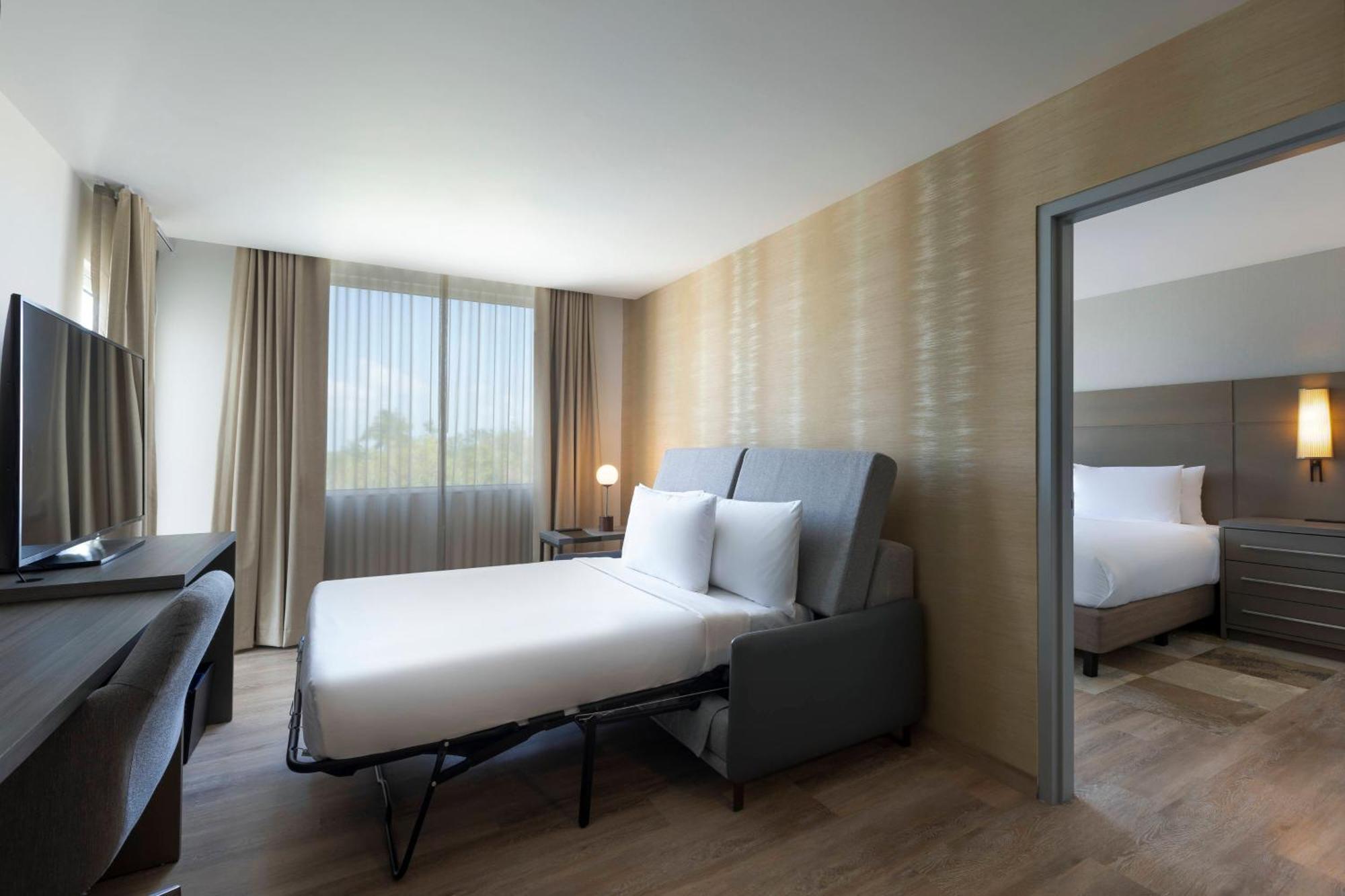 Residence Inn By Marriott Cancun Hotel Zone ภายนอก รูปภาพ