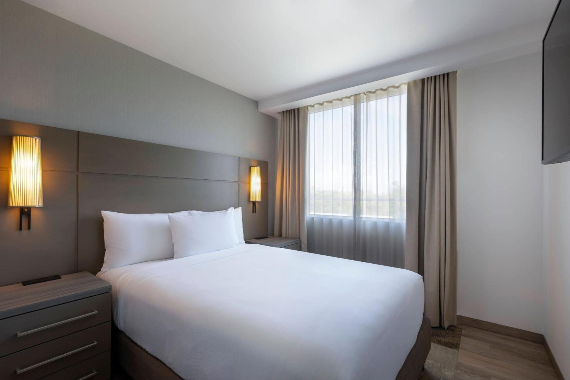 Residence Inn By Marriott Cancun Hotel Zone ภายนอก รูปภาพ