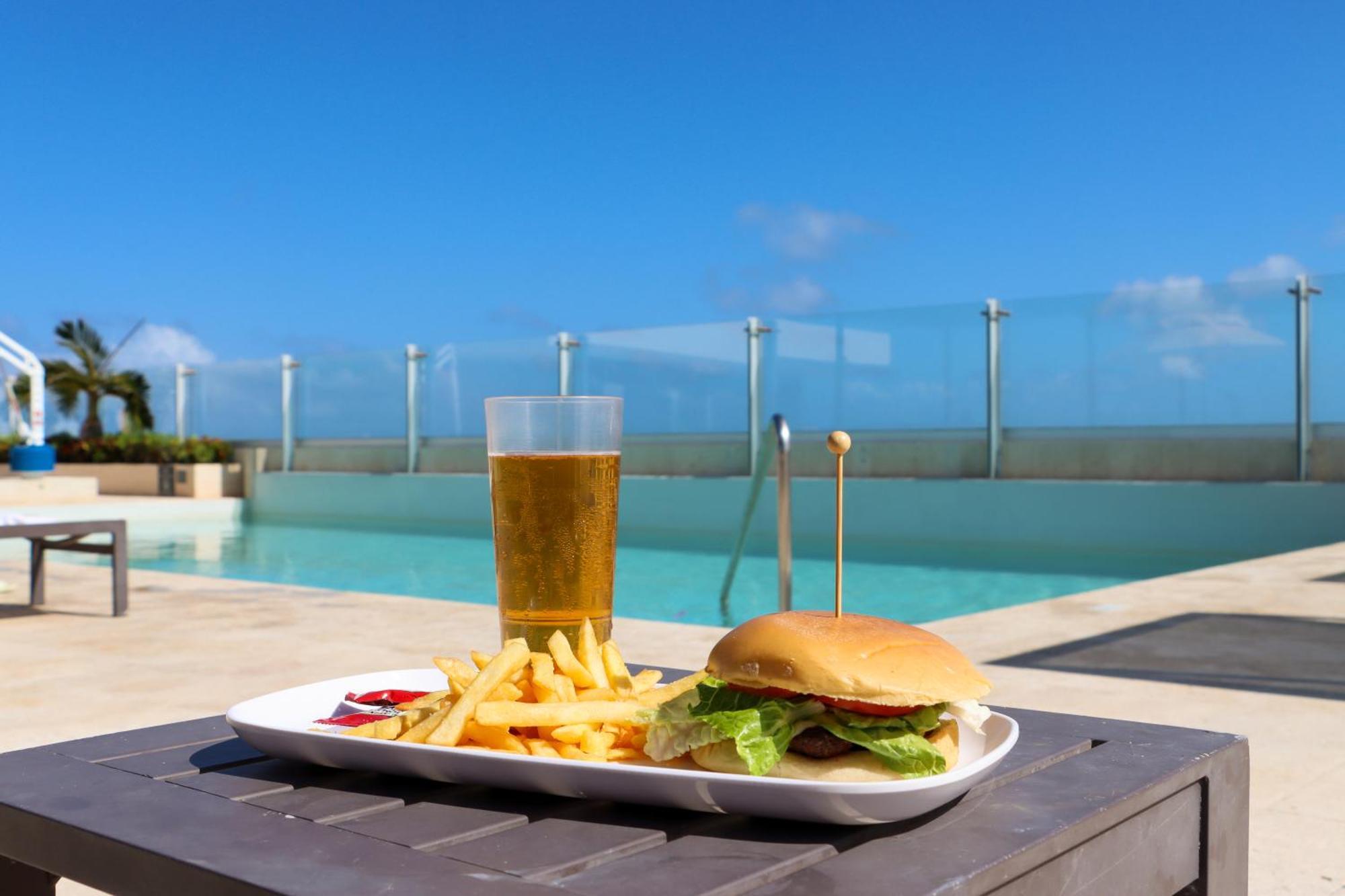 Residence Inn By Marriott Cancun Hotel Zone ภายนอก รูปภาพ